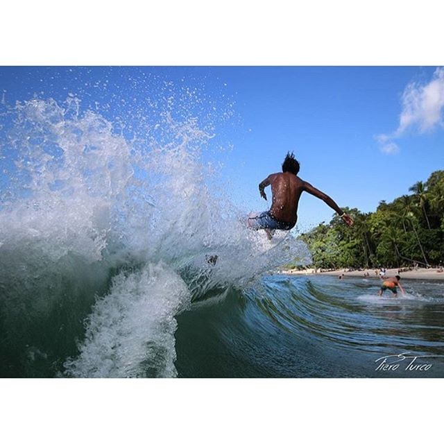 Instabanger: A unique angle of Kelmer Sandova having some fun captured by @insidethewave
